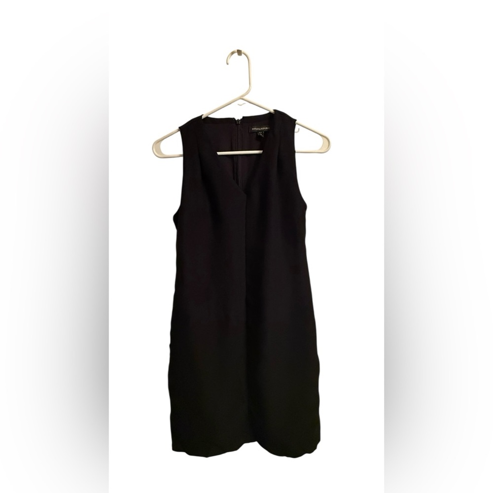 Banana Republic Women’s Black Sleeveless V-Neck Shift Dress Petite 0 Side Pocket - Picture 3 of 15